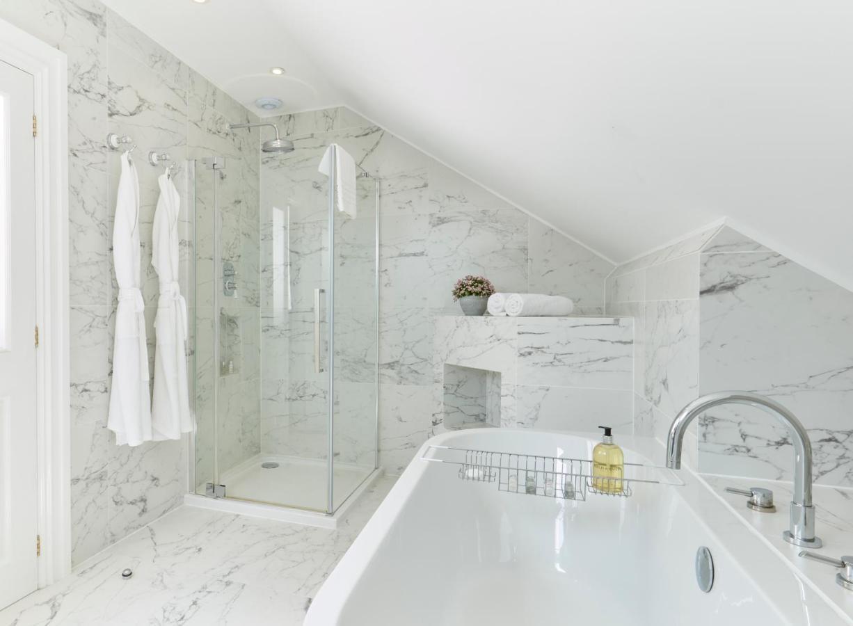 Bathen House Boutique Hotel Exteriér fotografie A modern bathroom