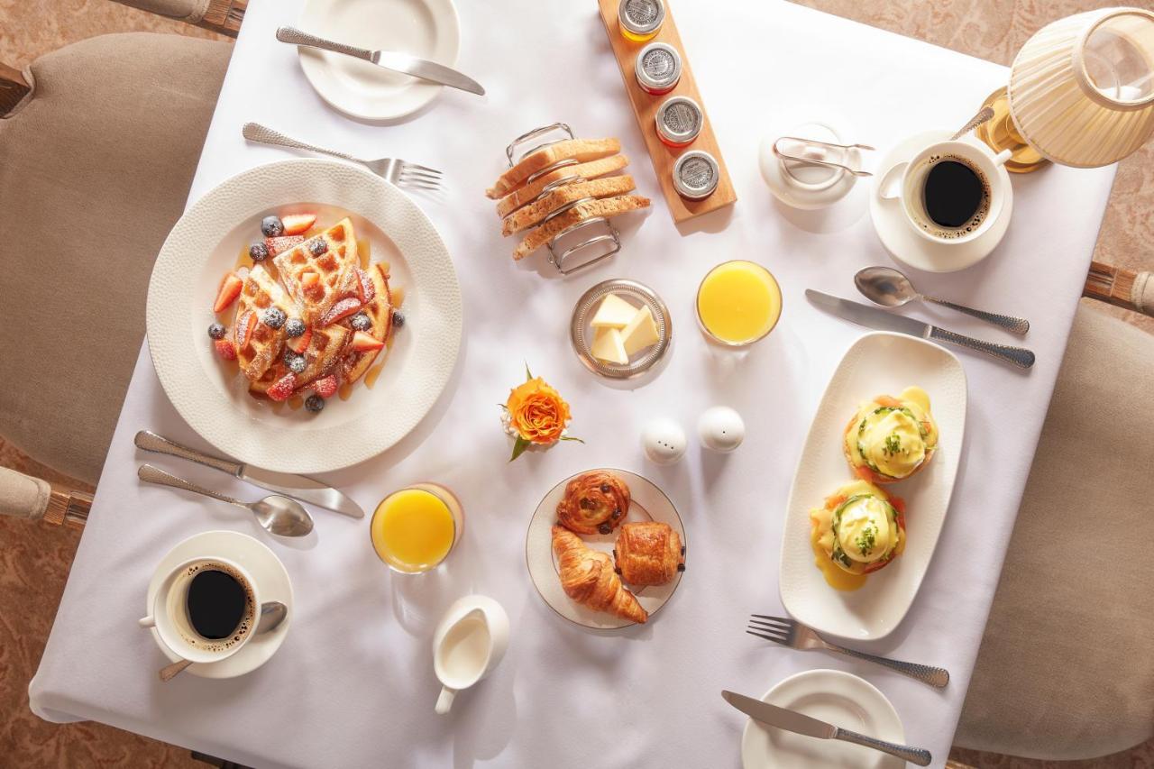 Bathen House Boutique Hotel Exteriér fotografie A breakfast table