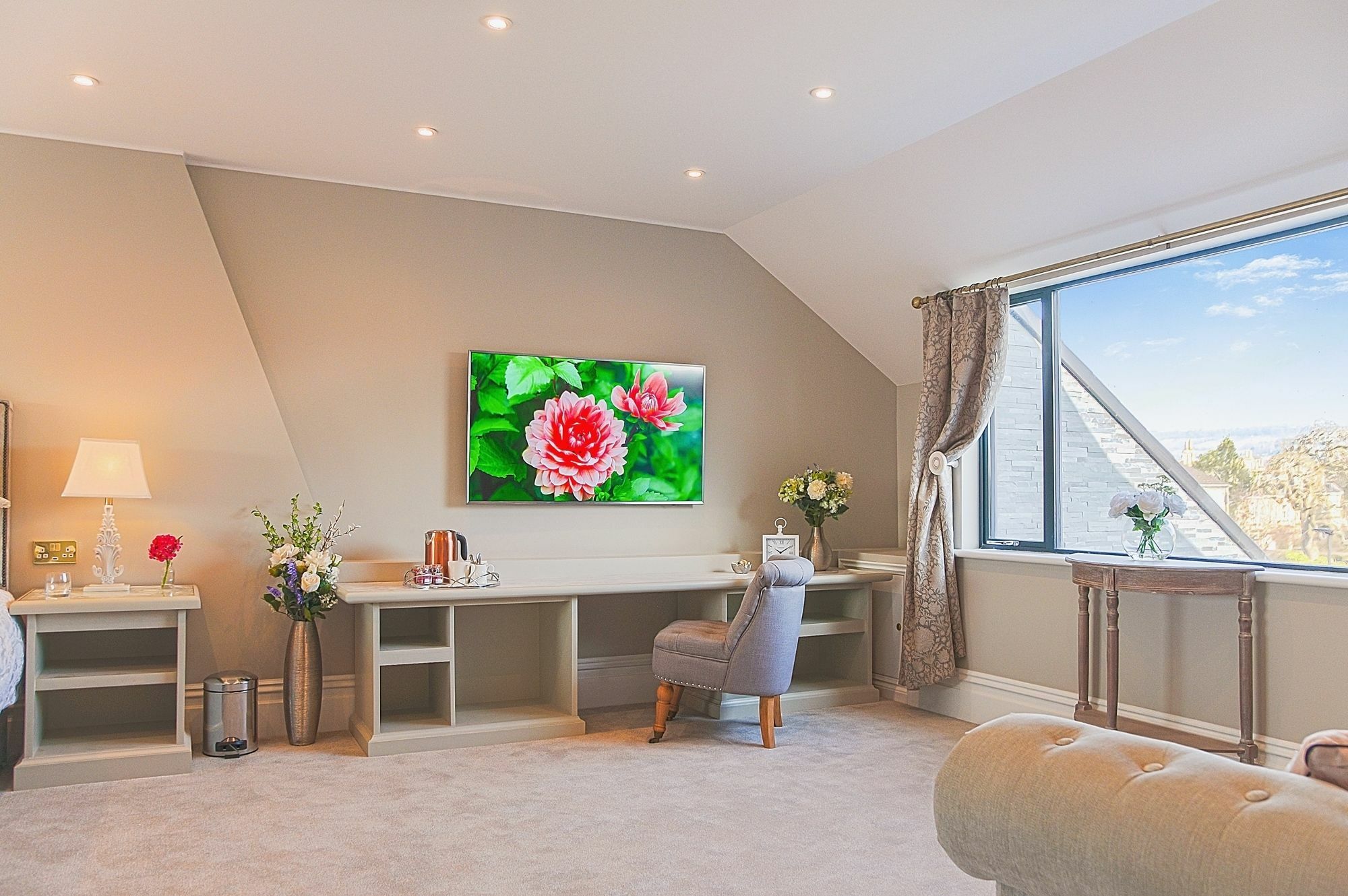 Bathen House Boutique Hotel Exteriér fotografie A room with a TV